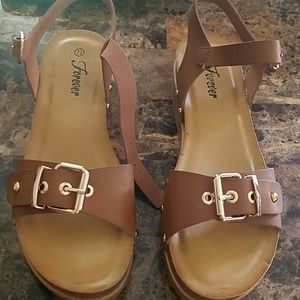 Buckle up wedge Sandals